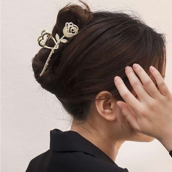 Beautiful Crystal Rose Love Metal Claw Clip - Picture 3 of 6